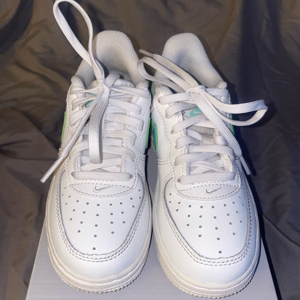 Nike Kids White and Green Air Force 1